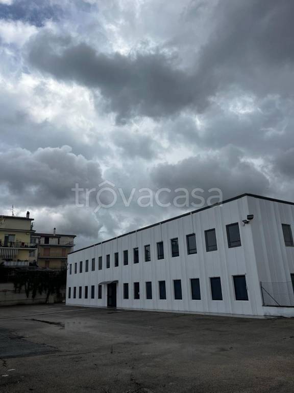 locale commerciale in vendita ad Albano Laziale in zona Marfoli