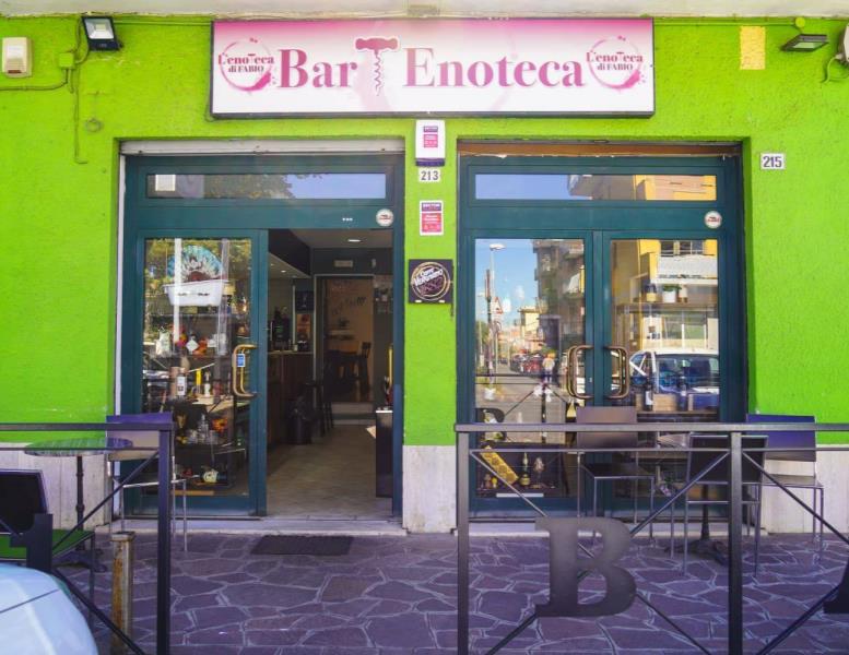 negozio in vendita ad Albano Laziale in zona Pavona