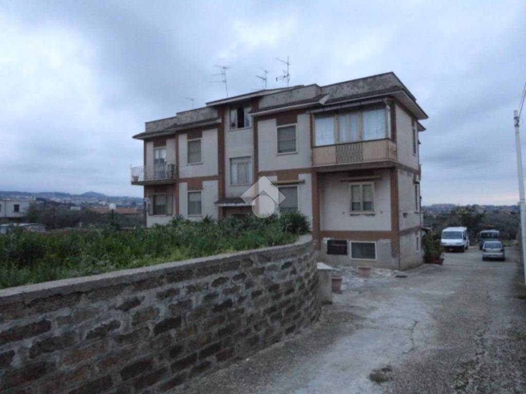 appartamento in vendita ad Albano Laziale in zona Cecchina