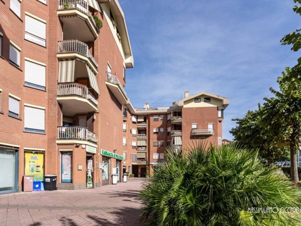 negozio in vendita ad Albano Laziale