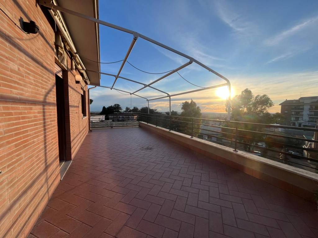 appartamento in vendita ad Albano Laziale in zona Cecchina