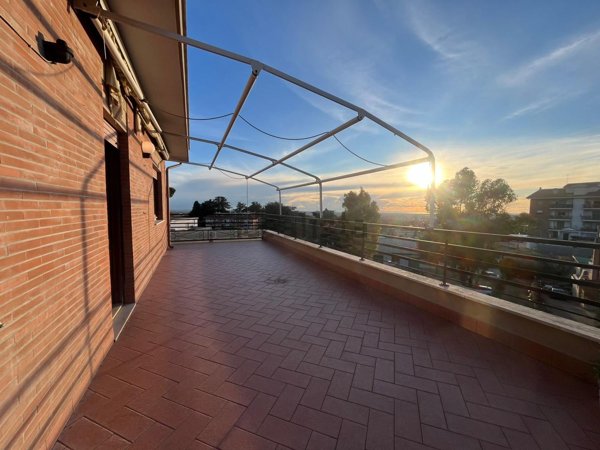 appartamento in vendita ad Albano Laziale in zona Cecchina