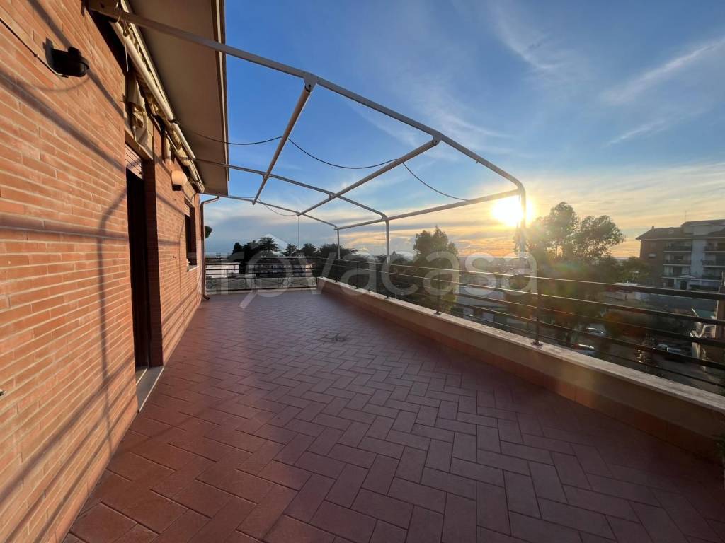 appartamento in vendita ad Albano Laziale in zona Cecchina