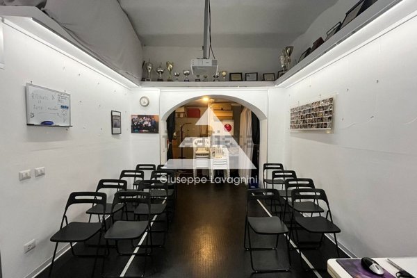 locale commerciale in vendita ad Albano Laziale