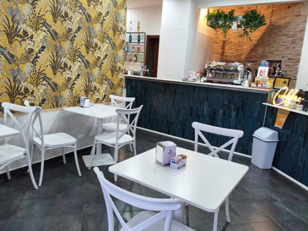 negozio in vendita ad Albano Laziale