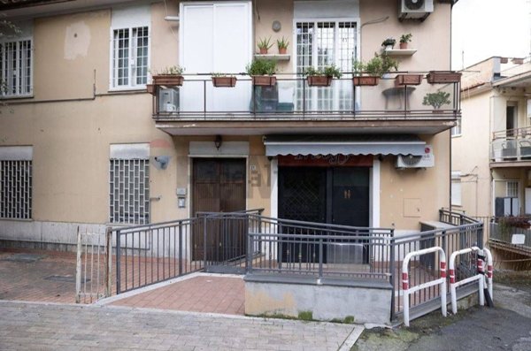 locale commerciale in vendita ad Albano Laziale