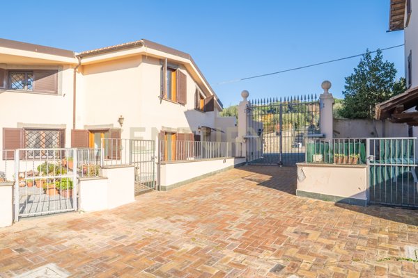 casa indipendente in vendita ad Albano Laziale