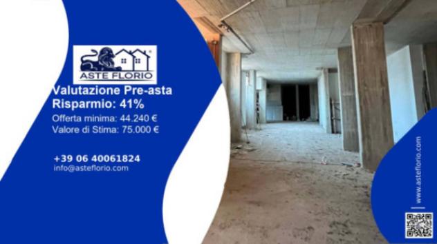 locale commerciale in vendita ad Albano Laziale