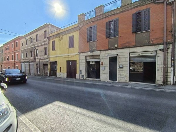 negozio in vendita ad Albano Laziale