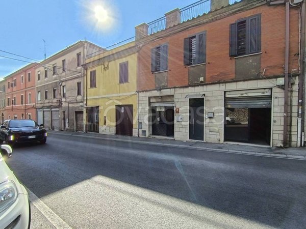 negozio in vendita ad Albano Laziale