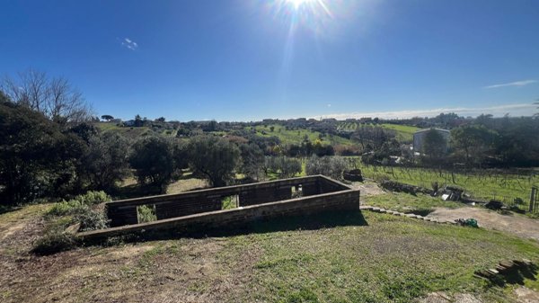 terreno agricolo in vendita ad Albano Laziale in zona Cecchina