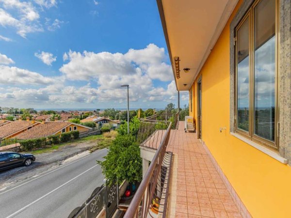 casa indipendente in vendita ad Albano Laziale in zona Cecchina