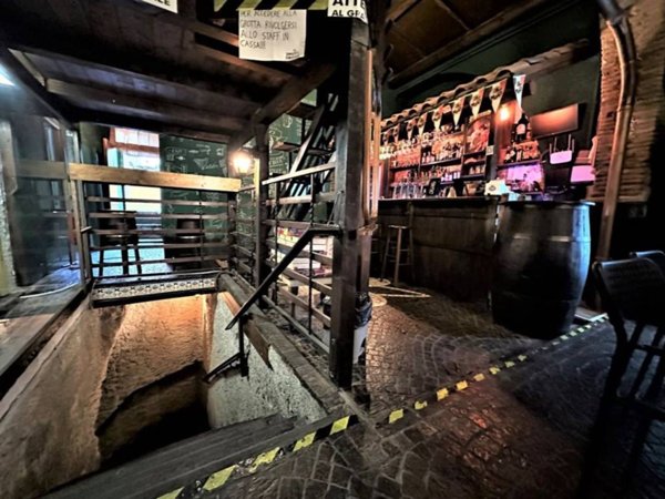 negozio in vendita ad Albano Laziale