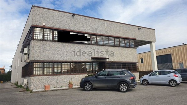 capannone in vendita ad Albano Laziale