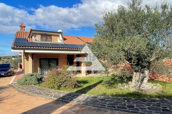 casa indipendente in vendita ad Albano Laziale