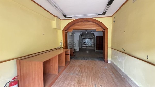 locale commerciale in vendita ad Albano Laziale