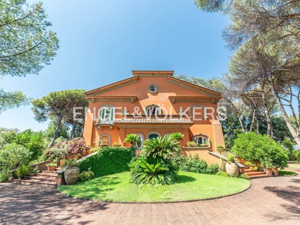 villa in vendita ad Albano Laziale in zona Pavona