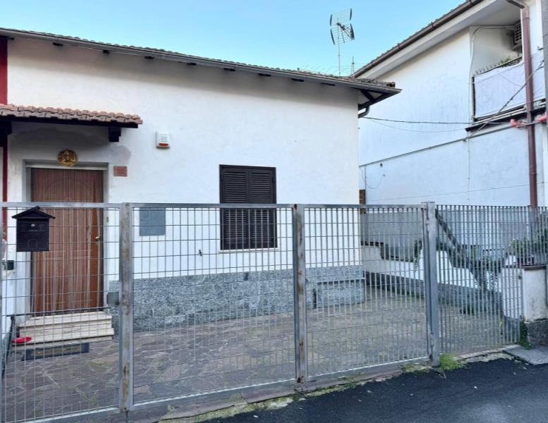 casa indipendente in vendita ad Albano Laziale in zona Pavona