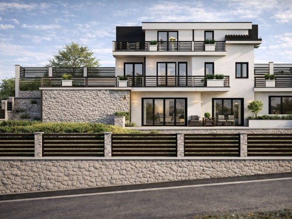 casa indipendente in vendita ad Albano Laziale