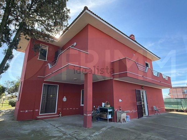 casa indipendente in vendita ad Albano Laziale in zona Pavona