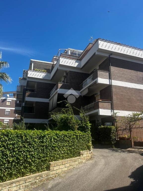 appartamento in vendita ad Albano Laziale in zona Cecchina