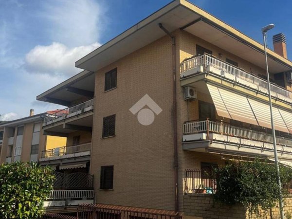 appartamento in vendita ad Albano Laziale in zona Cecchina