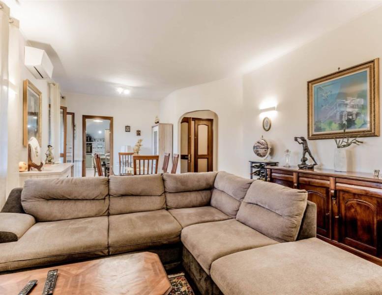 appartamento in vendita ad Albano Laziale in zona Pavona