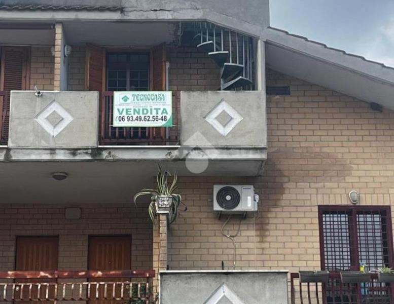 appartamento in vendita ad Albano Laziale in zona Cecchina