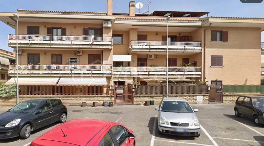 appartamento in vendita ad Albano Laziale in zona Cecchina