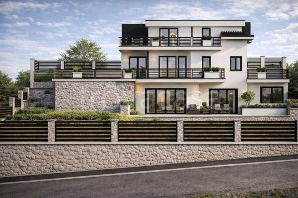 casa indipendente in vendita ad Albano Laziale