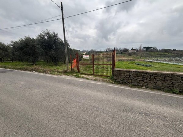 terreno agricolo in vendita ad Albano Laziale in zona Pavona
