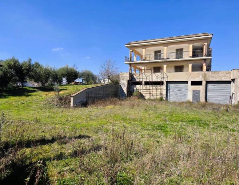 appartamento in vendita ad Albano Laziale in zona Cecchina