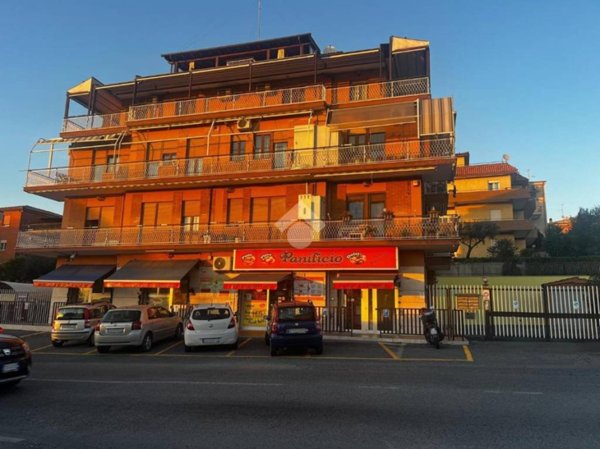 appartamento in vendita ad Albano Laziale in zona Cecchina