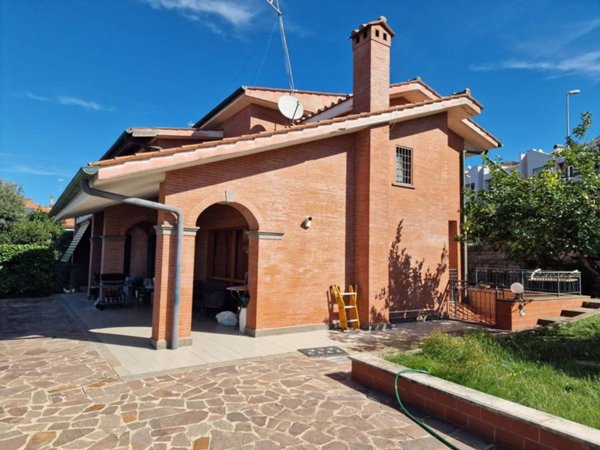 casa indipendente in vendita ad Albano Laziale
