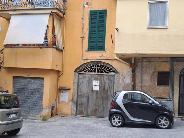 locale commerciale in vendita ad Albano Laziale