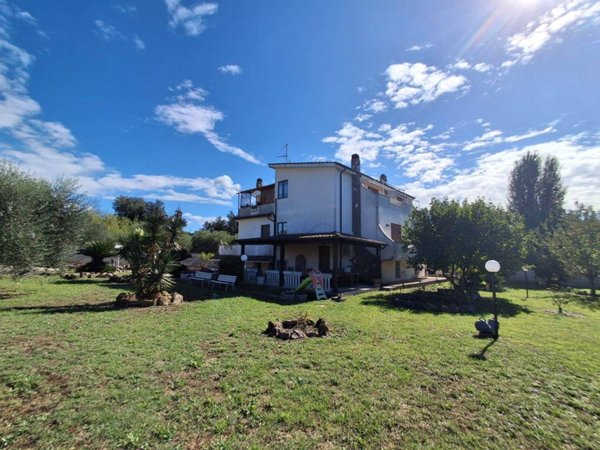 appartamento in vendita ad Albano Laziale in zona Cecchina