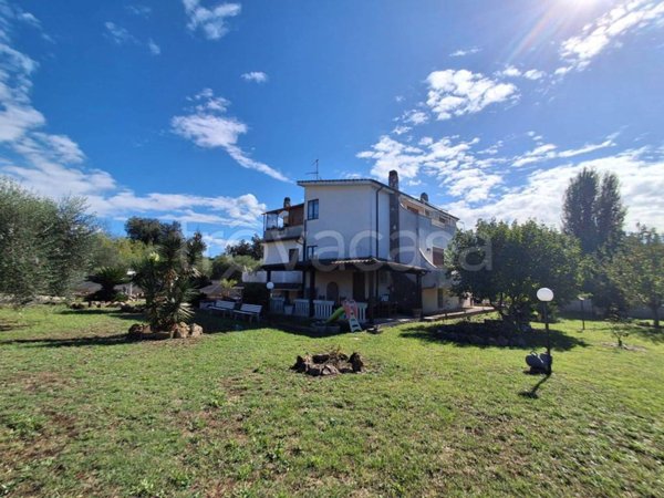 appartamento in vendita ad Albano Laziale in zona Cecchina