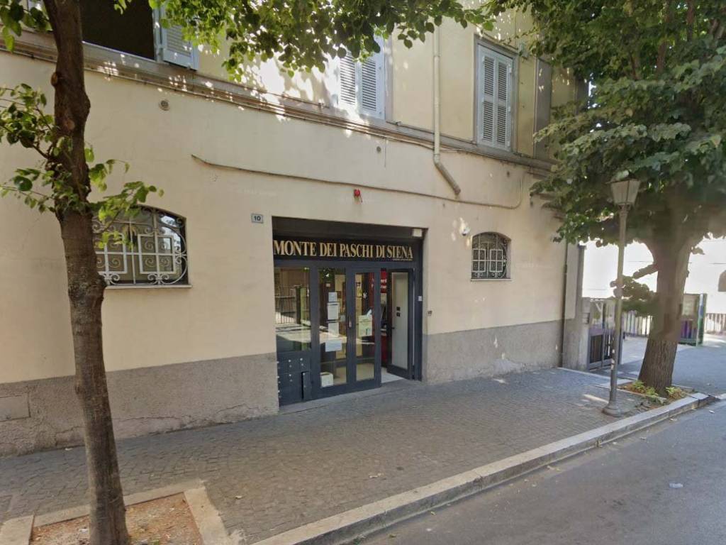 negozio in vendita ad Albano Laziale