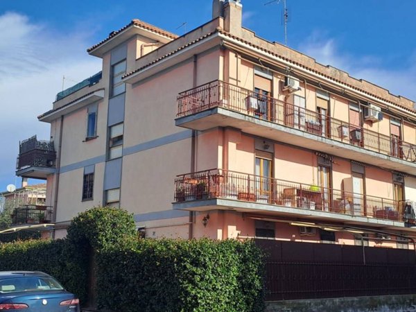 appartamento in vendita ad Albano Laziale in zona Pavona