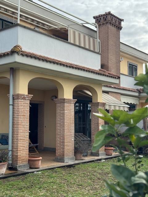 casa indipendente in vendita ad Albano Laziale