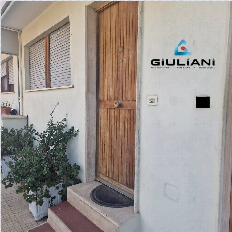 appartamento in vendita ad Albano Laziale in zona Pavona