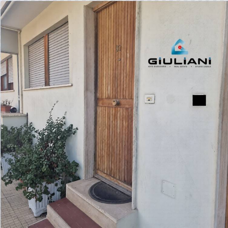 appartamento in vendita ad Albano Laziale in zona Pavona