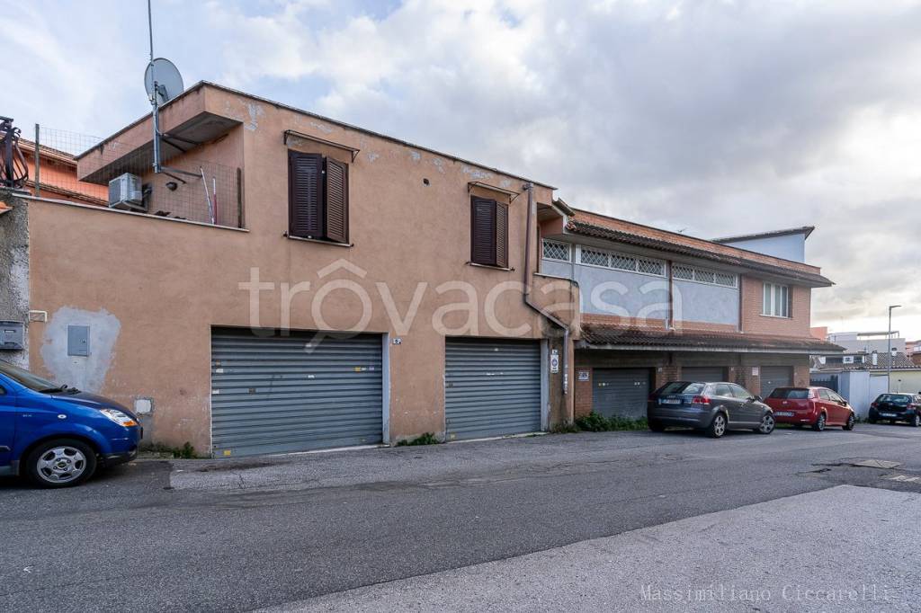 appartamento in vendita ad Albano Laziale in zona Cecchina