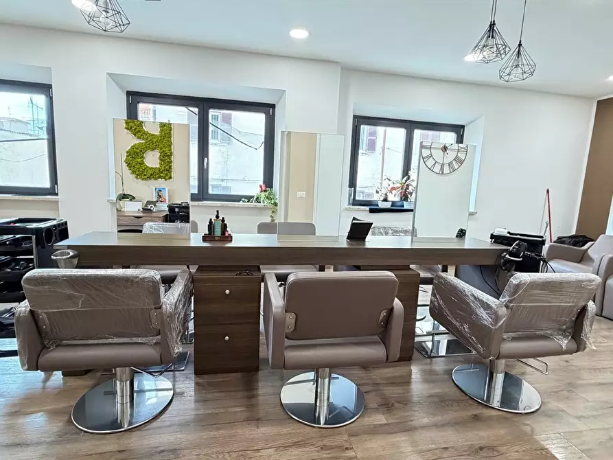 negozio in vendita ad Albano Laziale