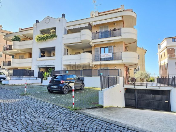 appartamento in vendita ad Albano Laziale
