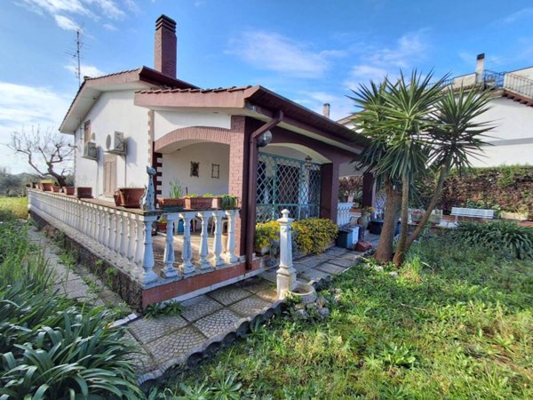 casa indipendente in vendita ad Albano Laziale in zona Cecchina