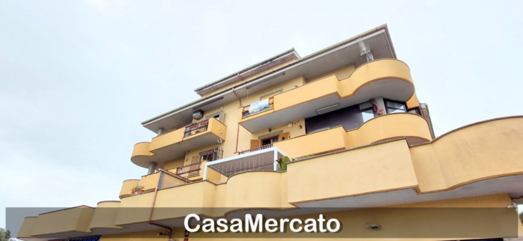 appartamento in vendita ad Albano Laziale in zona Cecchina