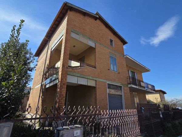 casa indipendente in vendita ad Albano Laziale
