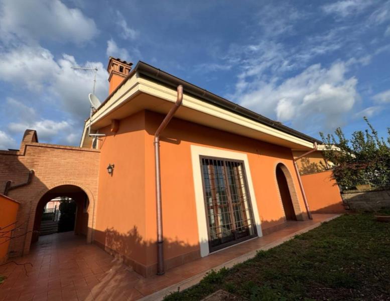 casa indipendente in vendita ad Albano Laziale in zona Cecchina