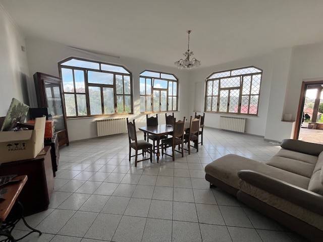 casa indipendente in vendita ad Albano Laziale in zona Cecchina